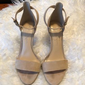 Jessica Simpson nude heels